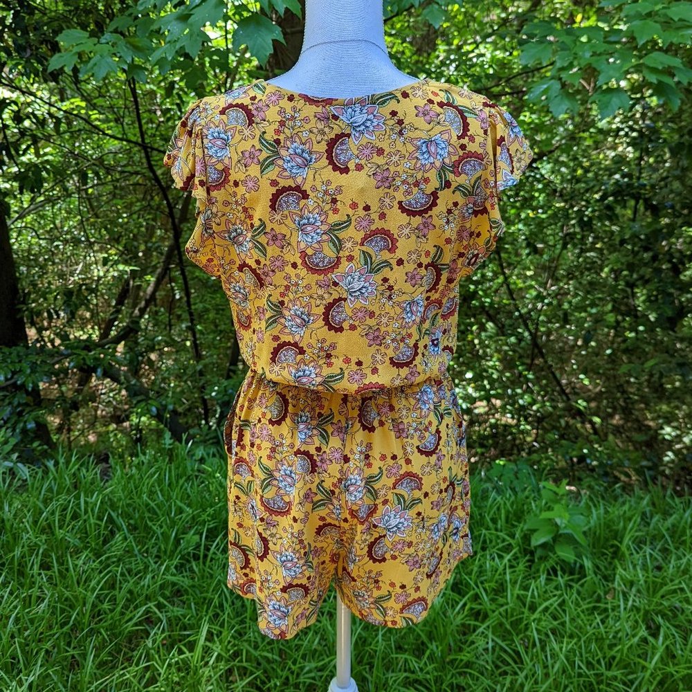 SANCTUARY Short Sleeve V-Neck Romper in Yellow Gold Sunray Size XS - Picture 12 of 12